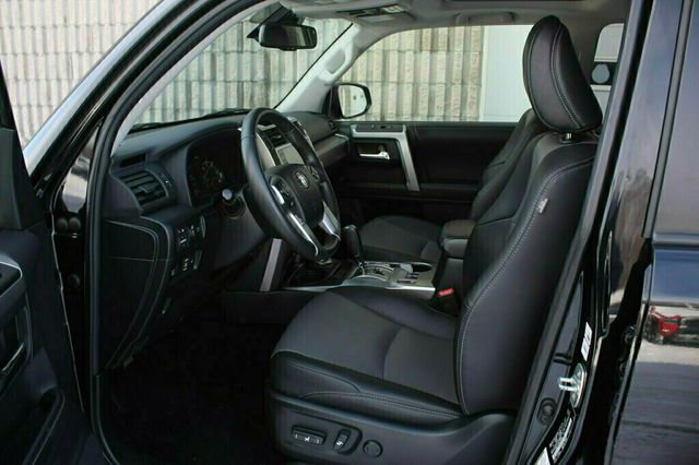 2022 Toyota 4Runner ONE OWNER AWD PREMIUM PLUS PKG, LEATHER, 3RD ROW SEAT, MOONROOF - 22962970 - 24