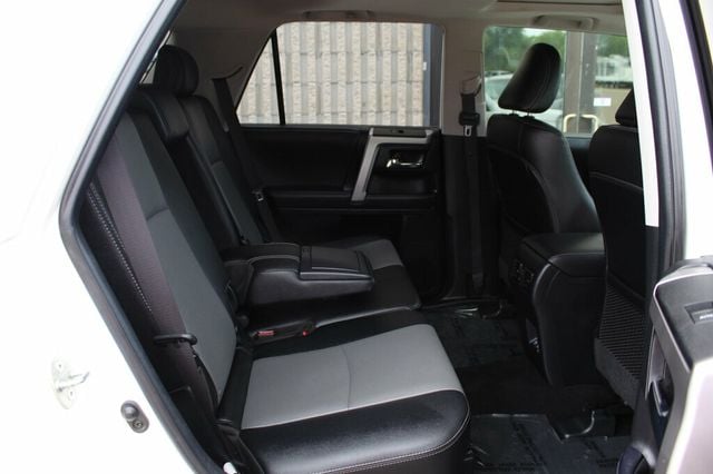 2022 Toyota 4Runner ONE OWNER SR5 PREMIUM W/ TRD BLACK WHEELS, & 3RD ROW SEATING - 23070865 - 9