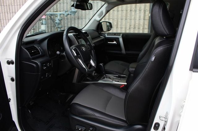 2022 Toyota 4Runner ONE OWNER SR5 PREMIUM W/ TRD BLACK WHEELS, & 3RD ROW SEATING - 23070865 - 23