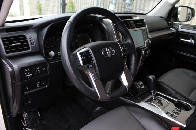 2022 Toyota 4Runner ONE OWNER SR5 PREMIUM W/ TRD BLACK WHEELS, & 3RD ROW SEATING - 23070865 - 24