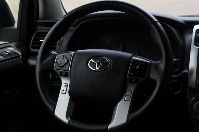 2022 Toyota 4Runner ONE OWNER SR5 PREMIUM W/ TRD BLACK WHEELS, & 3RD ROW SEATING - 23070865 - 29
