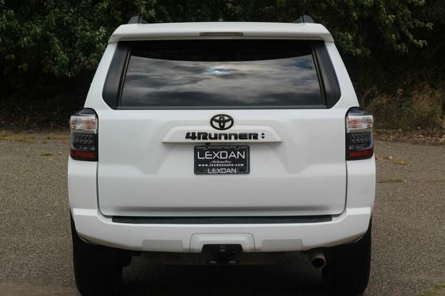 2022 Toyota 4Runner ONE OWNER SR5 PREMIUM W/ TRD BLACK WHEELS, & 3RD ROW SEATING - 23070865 - 4