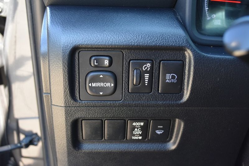 2022 Toyota 4Runner SR5 2WD photo 26