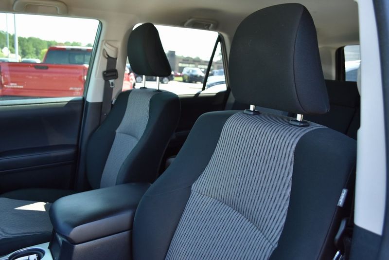 2022 Toyota 4Runner SR5 2WD photo 27