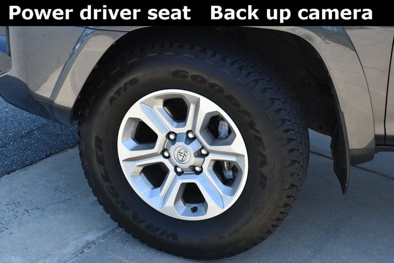 2022 Toyota 4Runner SR5 2WD photo 3