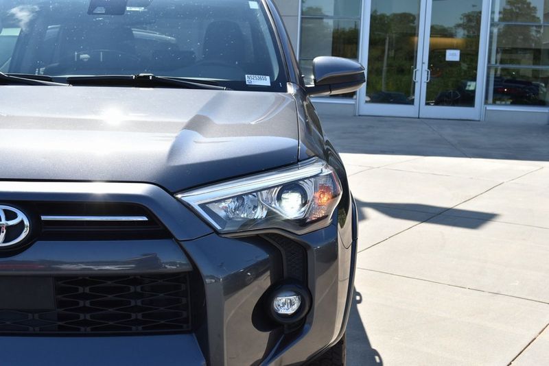 2022 Toyota 4Runner SR5 2WD photo 5