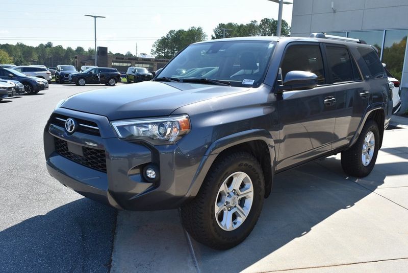 2022 Toyota 4Runner SR5 2WD photo 6