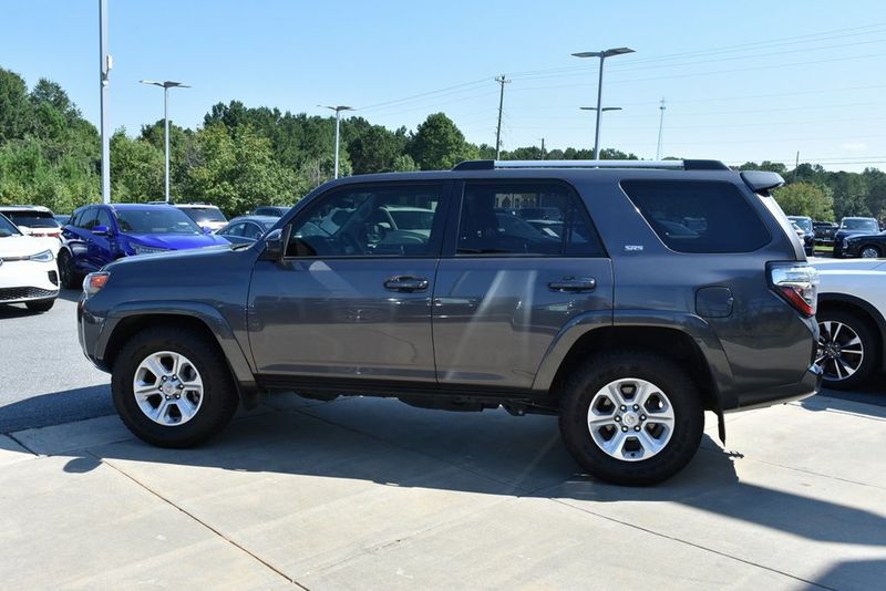 2022 Toyota 4Runner SR5 2WD photo 8