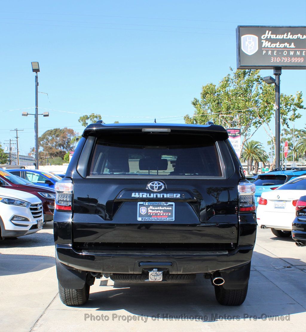 2022 Toyota 4Runner SR5 photo 3