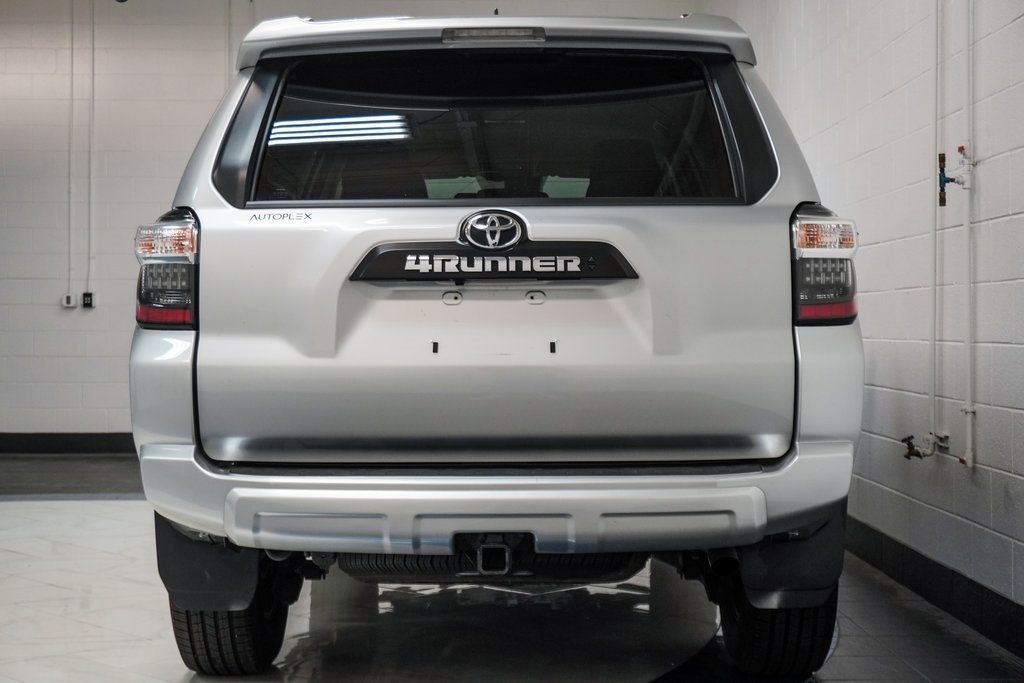 2022 Toyota 4Runner TRD Off-Road photo 12