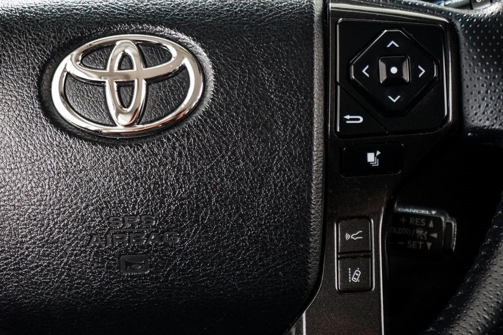 2022 Toyota 4Runner TRD Off-Road photo 25