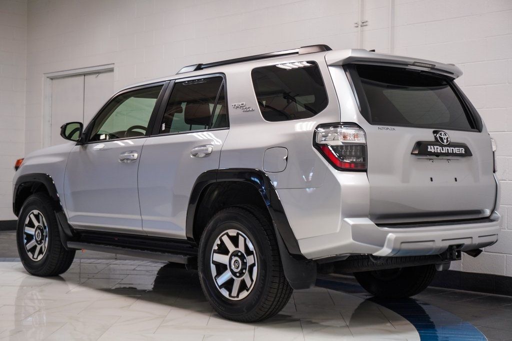 2022 Toyota 4Runner TRD Off-Road photo 6