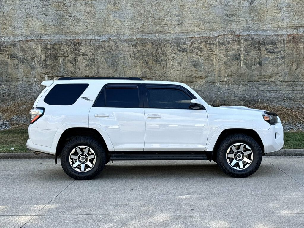 Toyota 4Runner photo 8