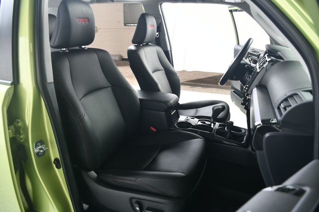 2022 Toyota 4Runner TRD Pro 4WD - 22999360 - 33