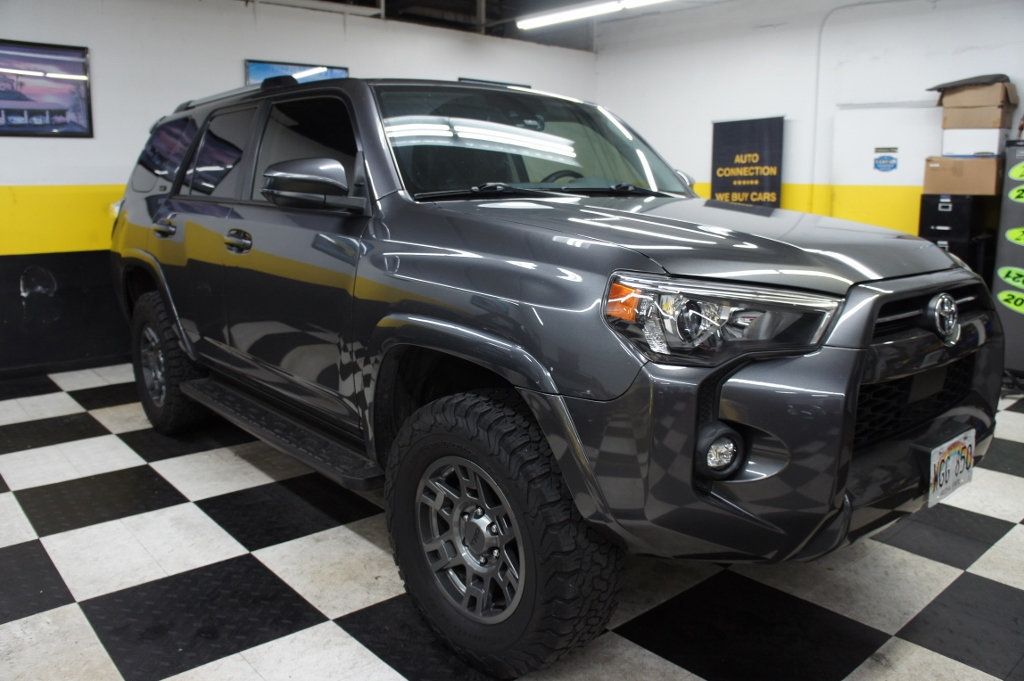 2022 Toyota 4Runner TRD photo 2