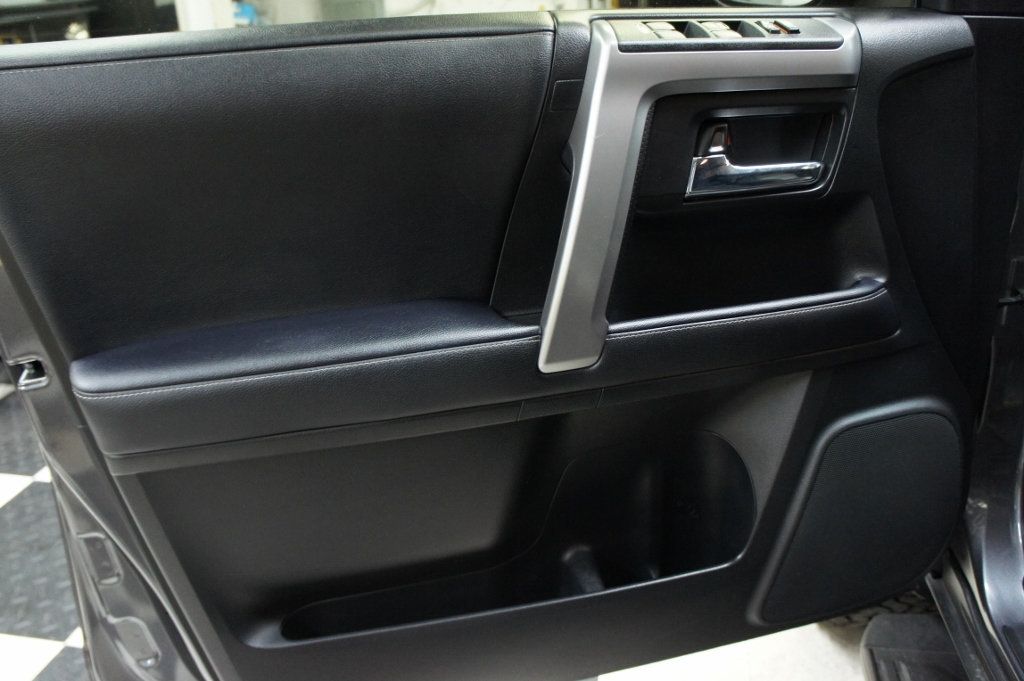 2022 Toyota 4Runner TRD photo 22
