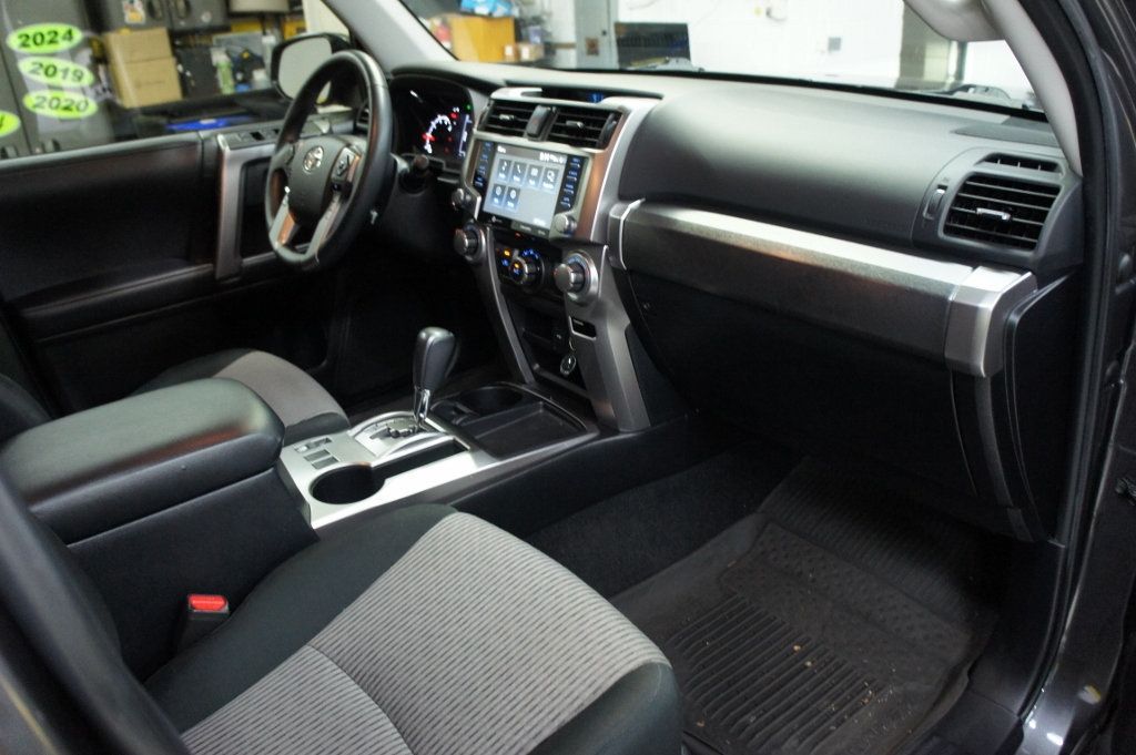 2022 Toyota 4Runner TRD photo 36