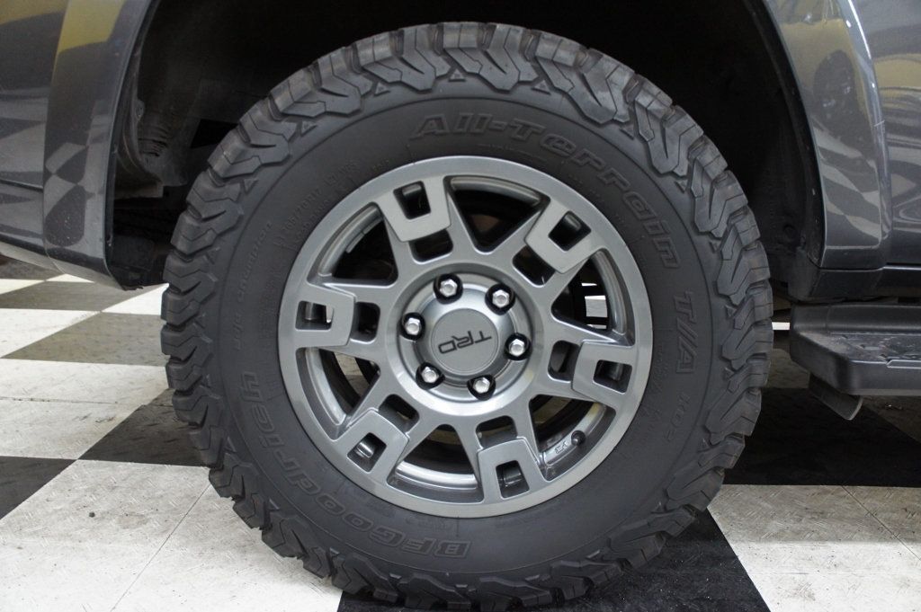 2022 Toyota 4Runner TRD photo 40