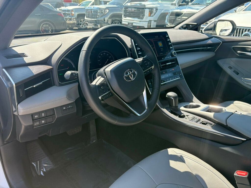 2022 Toyota Avalon XLE photo 12