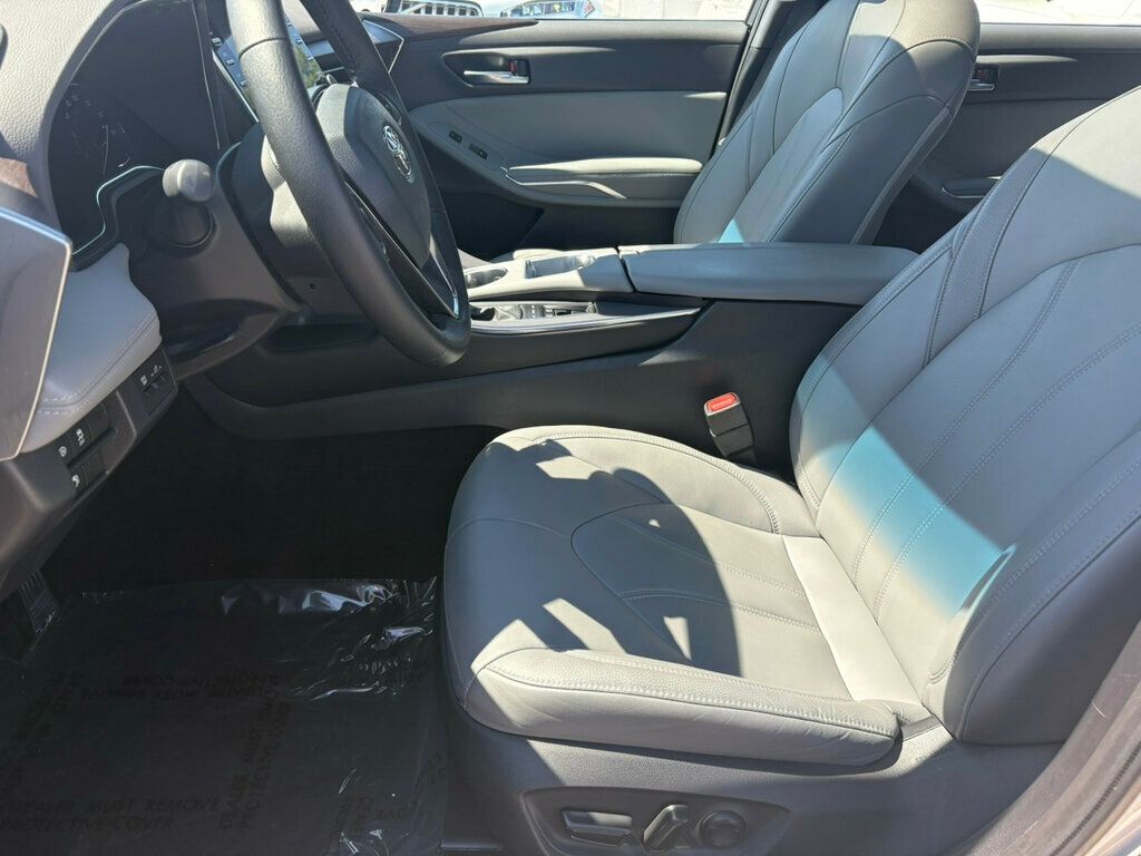 2022 Toyota Avalon XLE photo 13