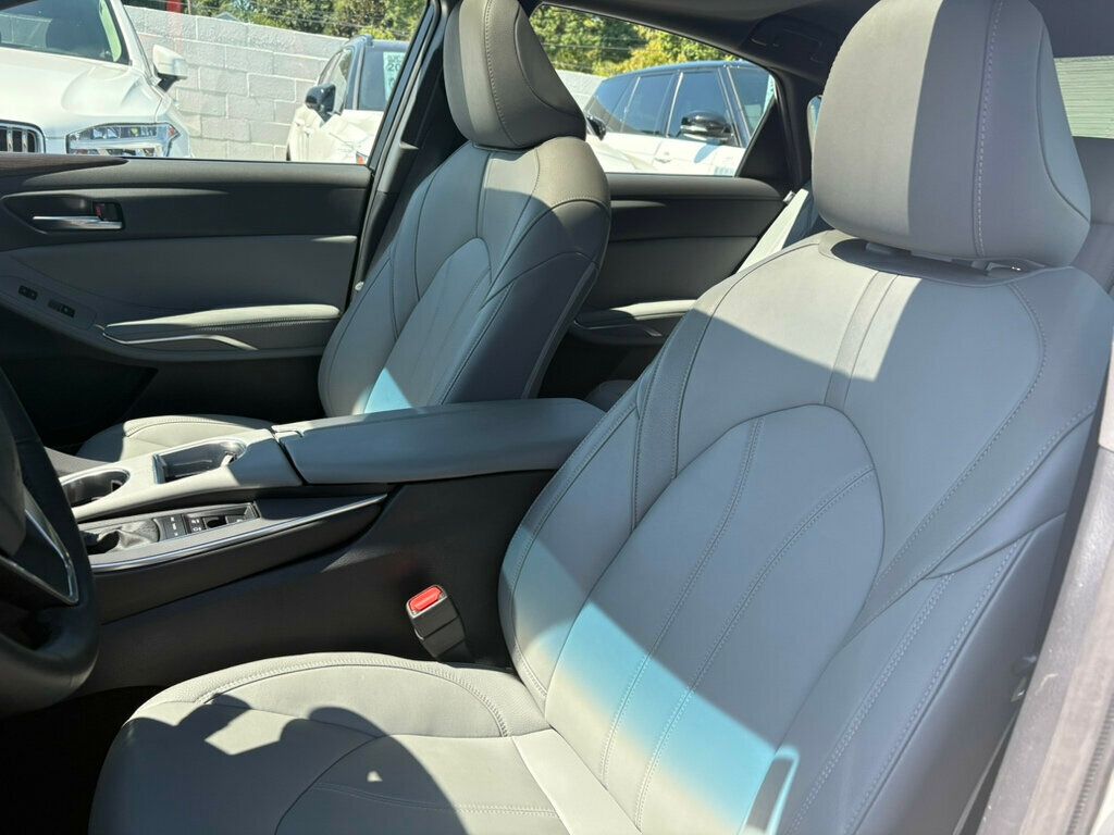 2022 Toyota Avalon XLE photo 14
