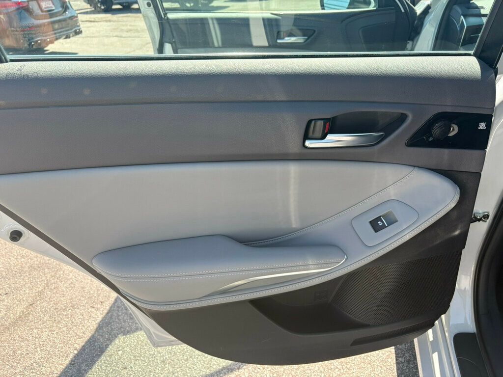 2022 Toyota Avalon XLE photo 20