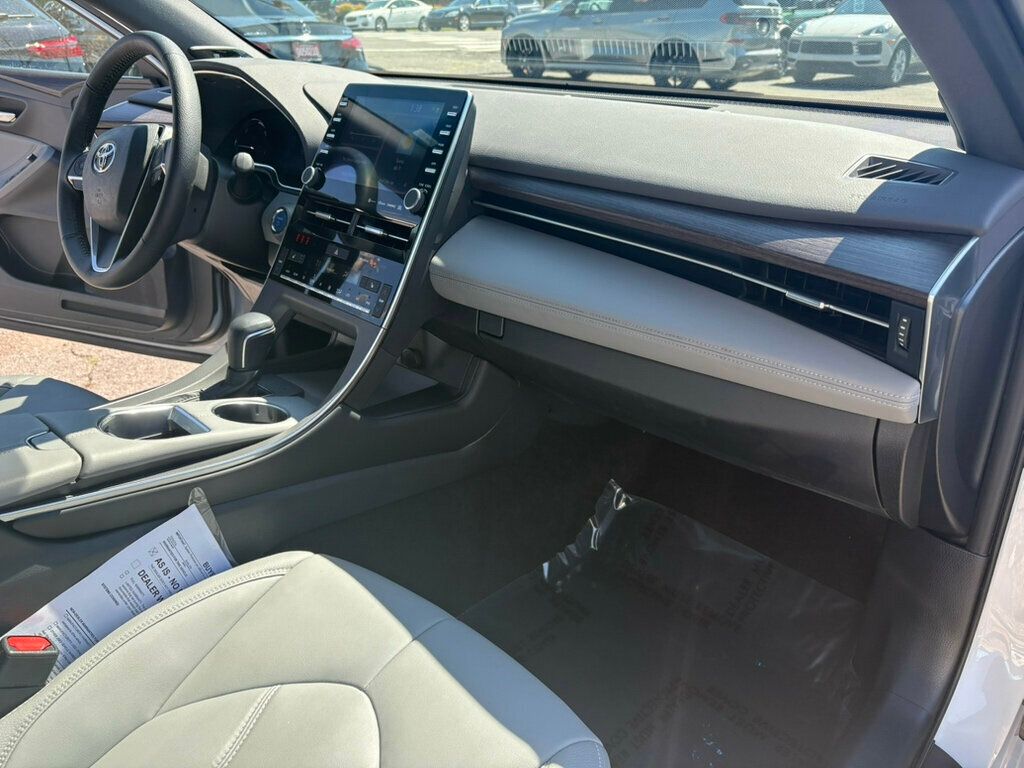 2022 Toyota Avalon XLE photo 25