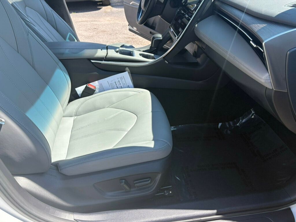 2022 Toyota Avalon XLE photo 26