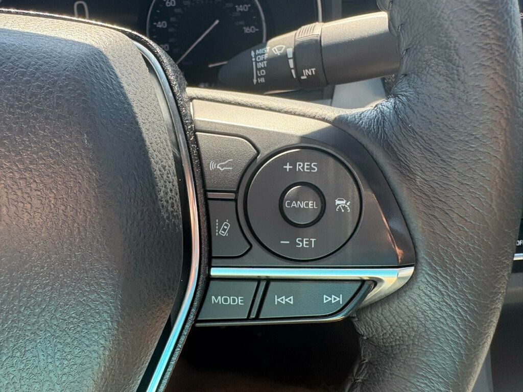2022 Toyota Avalon XLE photo 30