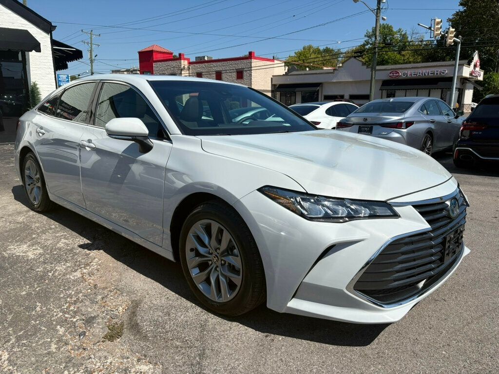 2022 Toyota Avalon XLE photo 6