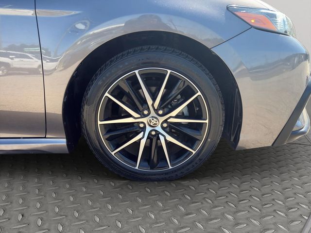 2022 Toyota Camry 1 OWNER VEHICLE, TINTED, SPOILER, BLUETOOTH, TOUCHSCREEN!! - 23031992 - 26