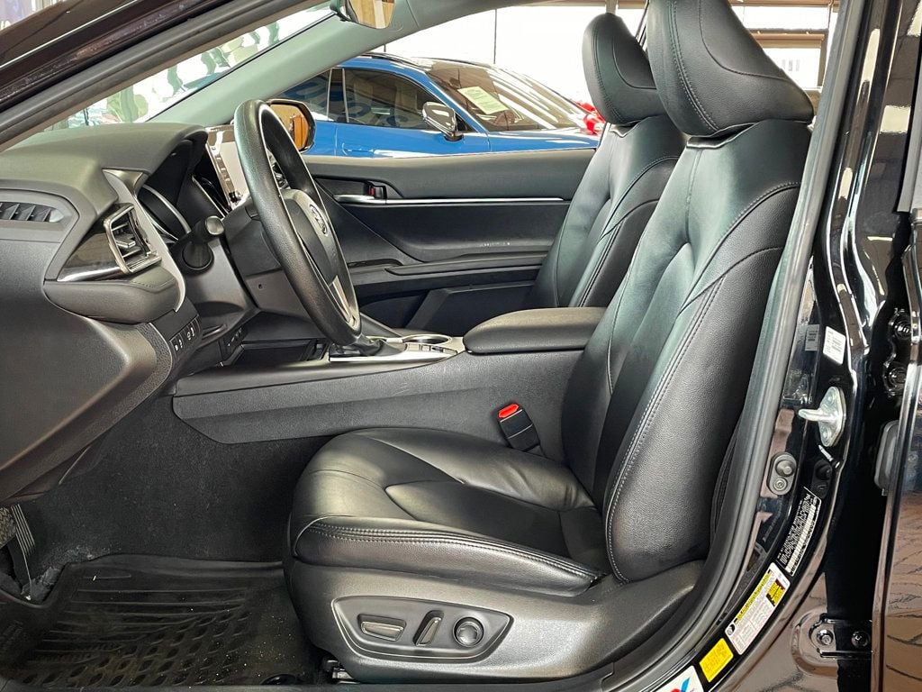 2022 Toyota Camry Hybrid LE CVT - 23016971 - 10