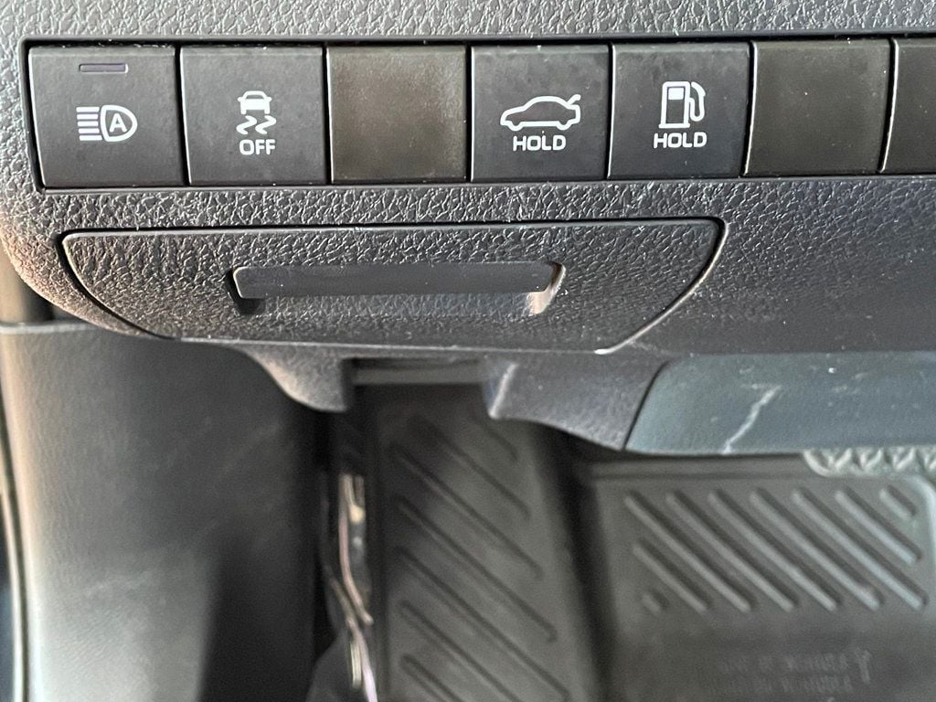 2022 Toyota Camry Hybrid LE CVT - 23016971 - 15