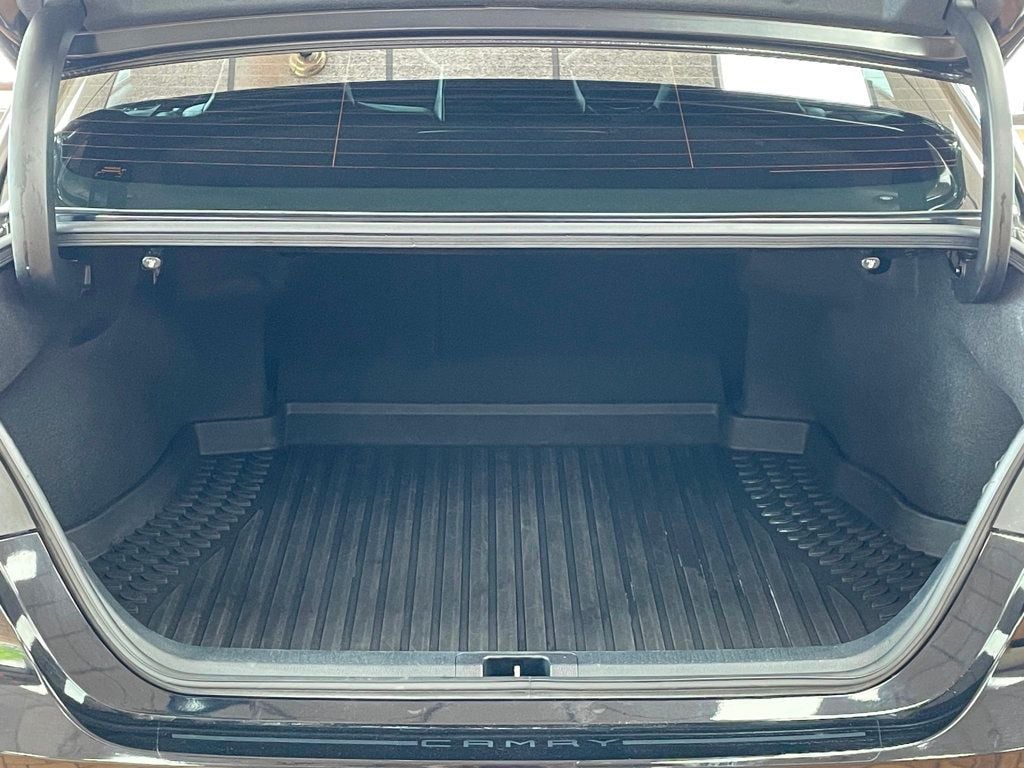 2022 Toyota Camry Hybrid LE CVT - 23016971 - 16