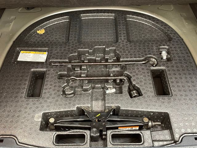 2022 Toyota Camry Hybrid LE CVT - 23016971 - 19