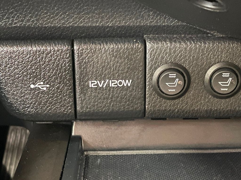 2022 Toyota Camry Hybrid LE CVT - 23016971 - 28