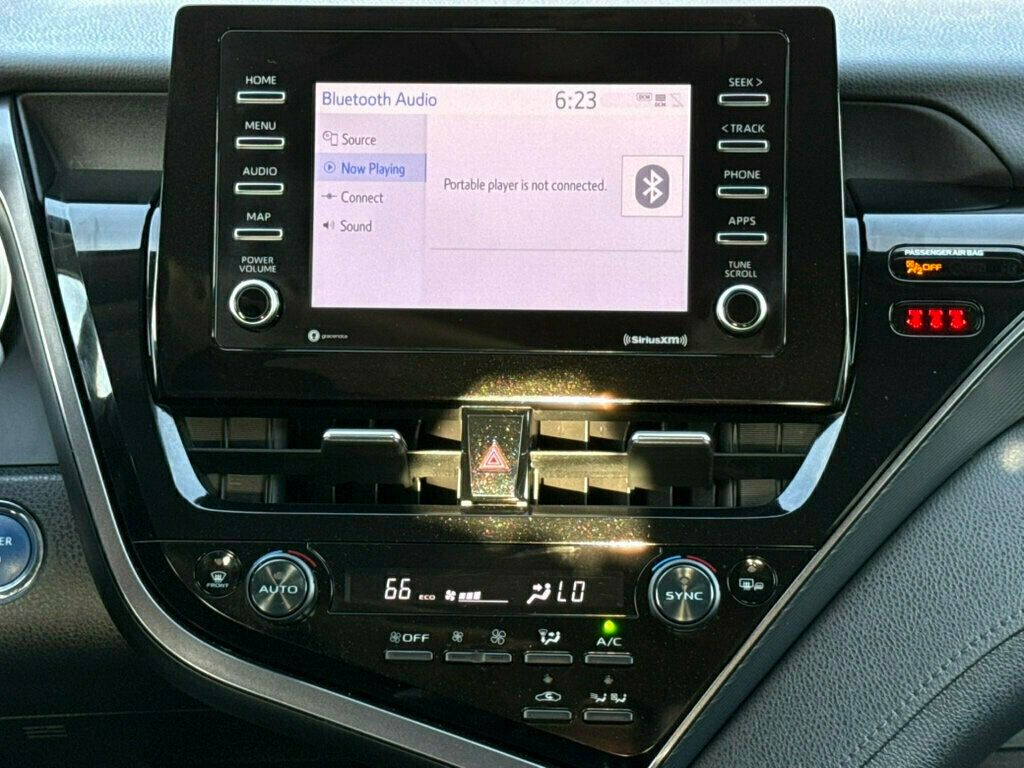 2022 Toyota Camry Hybrid LE CVT - 23015497 - 22