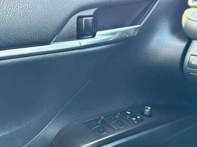 2022 Toyota Camry Hybrid LE CVT - 23015497 - 28