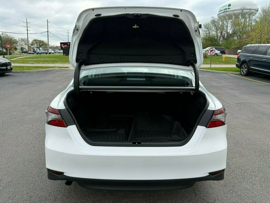 2022 Toyota Camry Hybrid LE CVT - 23015497 - 32