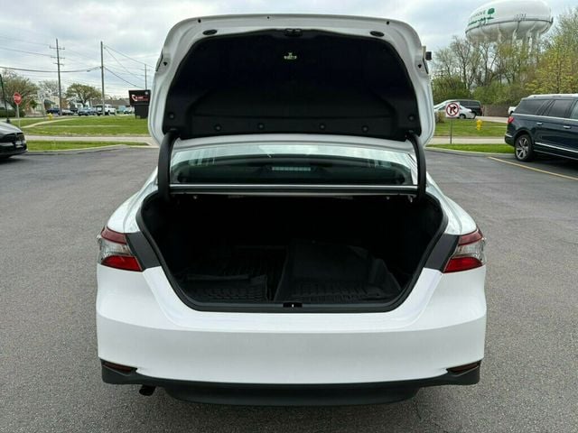 2022 Toyota Camry Hybrid LE CVT - 23015497 - 32