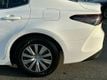 2022 Toyota Camry Hybrid LE CVT - 23015497 - 36