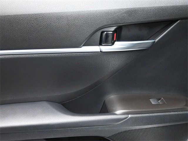 2022 Toyota Camry Hybrid photo 11