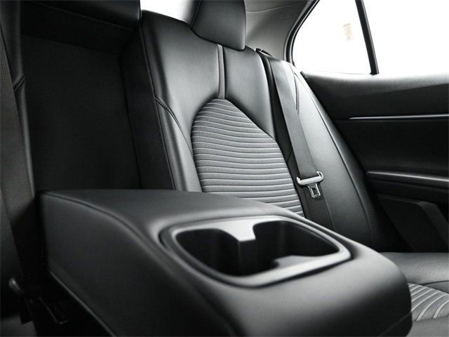 2022 Toyota Camry Hybrid photo 17