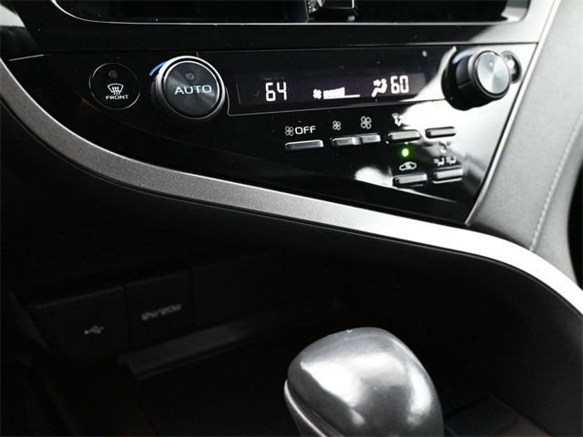 2022 Toyota Camry Hybrid photo 19
