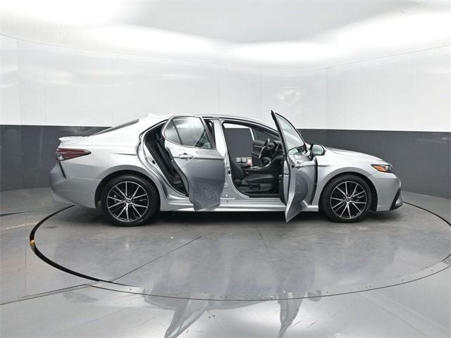 2022 Toyota Camry Hybrid photo 33