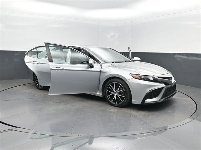 2022 Toyota Camry Hybrid photo 34
