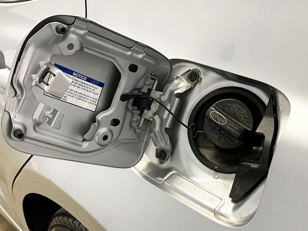 2022 Toyota Camry Hybrid XLE CVT - 22959532 - 16