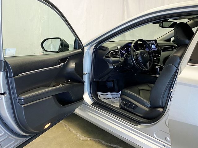 2022 Toyota Camry Hybrid XLE CVT - 22959532 - 17