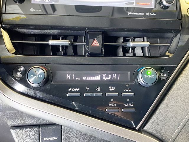 2022 Toyota Camry Hybrid XLE CVT - 22959532 - 32