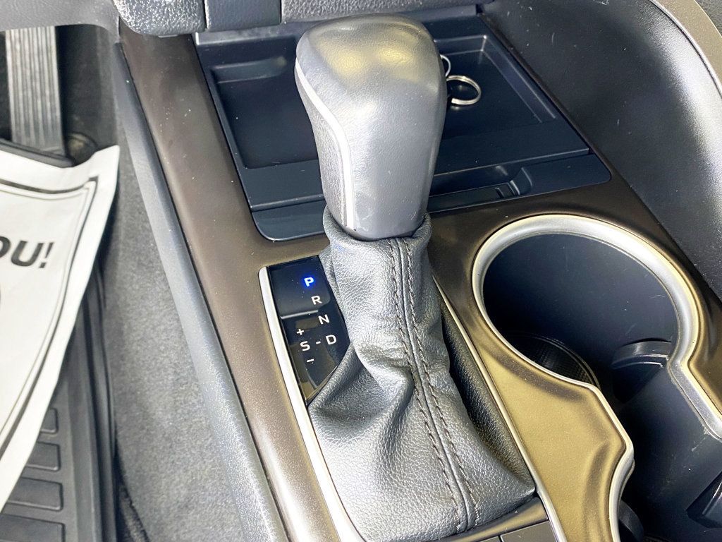2022 Toyota Camry Hybrid XLE CVT - 22959532 - 34